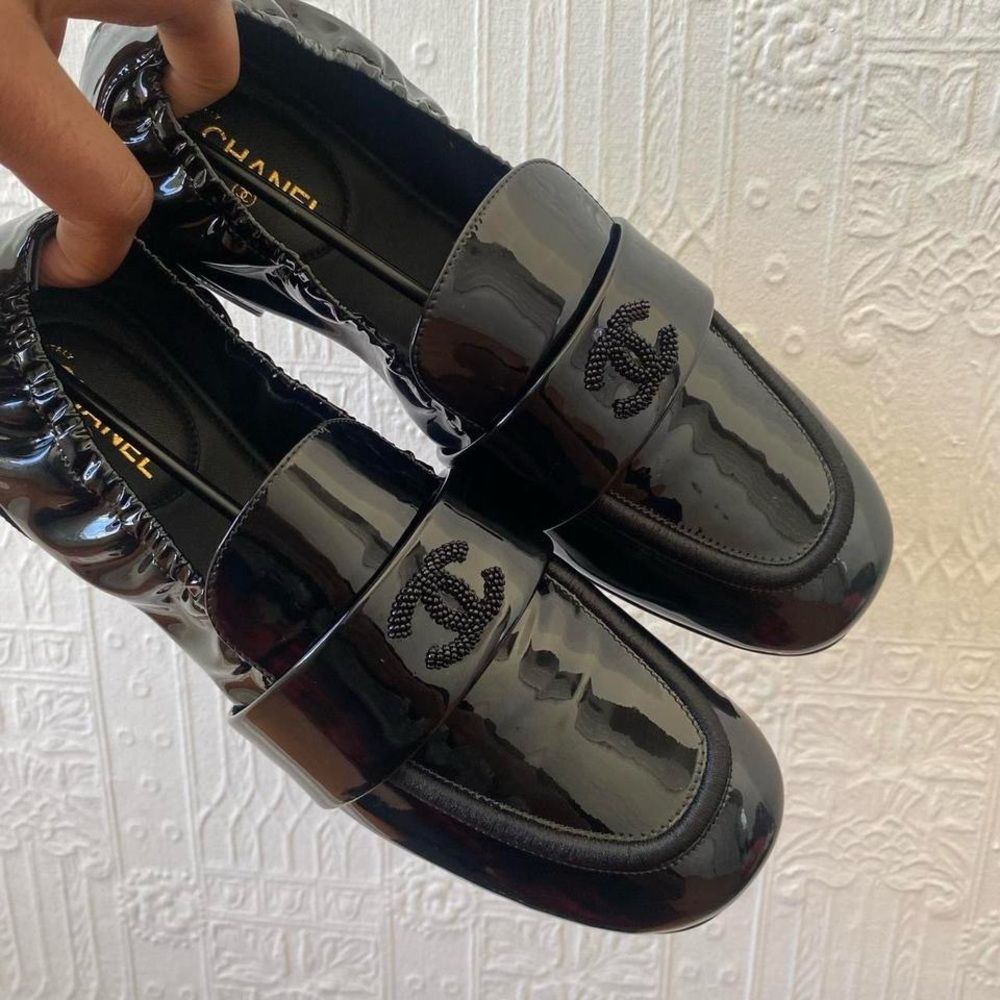 CHANEL 2019 Patent Calfskin Leather Interlocking CC Moccasin Scrunch Loafer